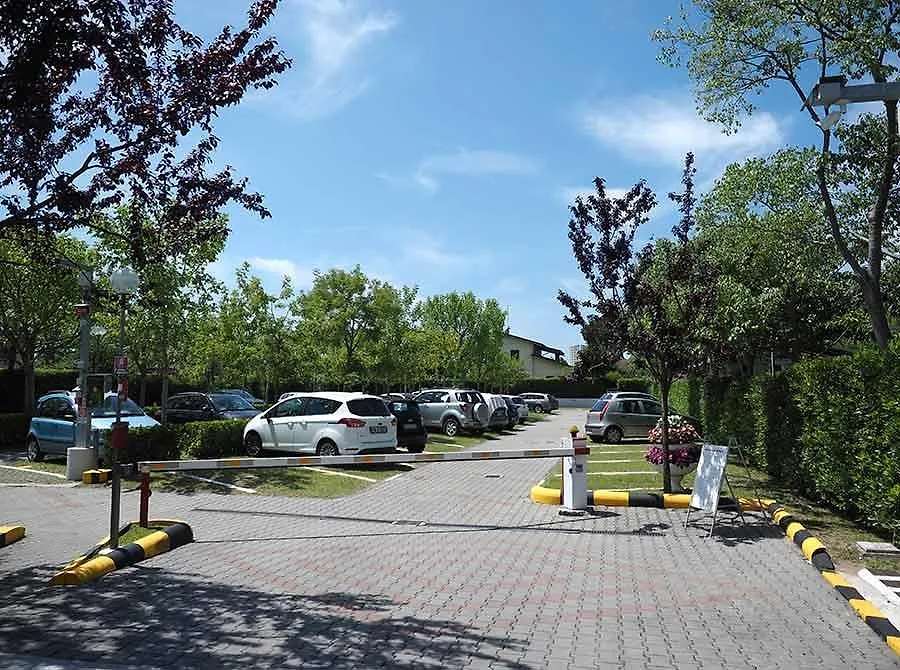 Camping Apuano マリーナ・ディ・マッサ 0*,  イタリア